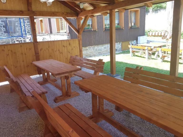 Pension Certice Пец под Снежко Екстериор снимка